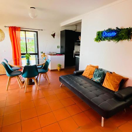 Summer House, Only 2 Minutes To The Beach In Vilamoura! Villa ภายนอก รูปภาพ